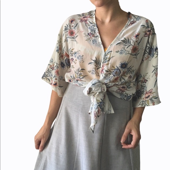 Forever 21 Wild Floral Front Tie Blouse Top - Picture 2 of 4